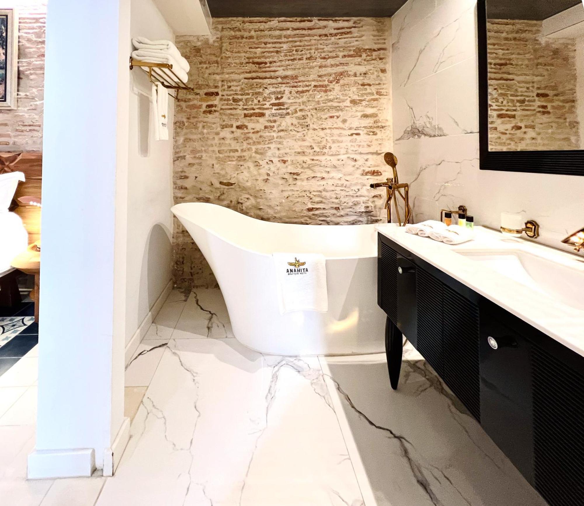 מאלגה Anahita Boutique Hotel מראה חיצוני תמונה