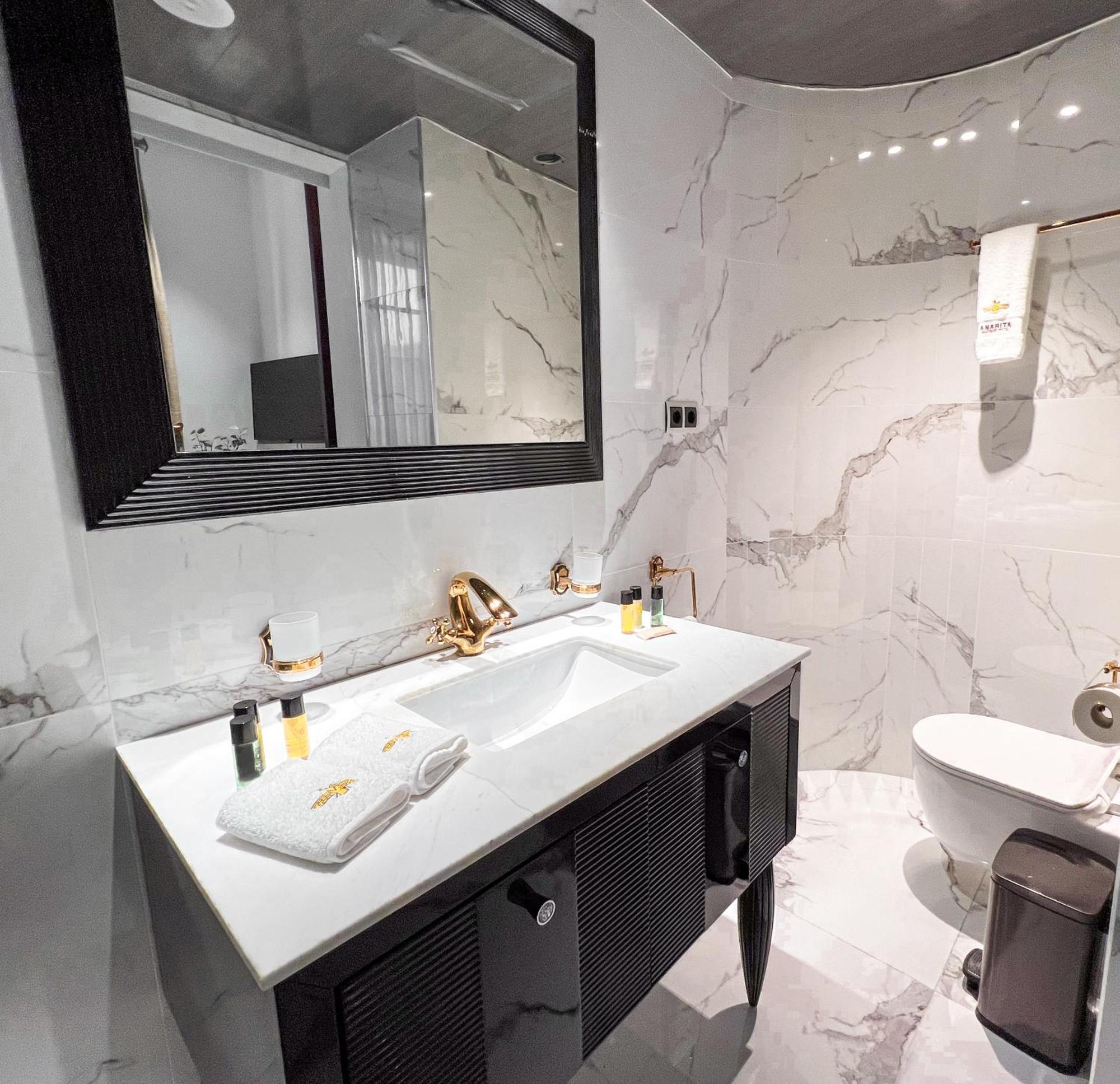 מאלגה Anahita Boutique Hotel מראה חיצוני תמונה