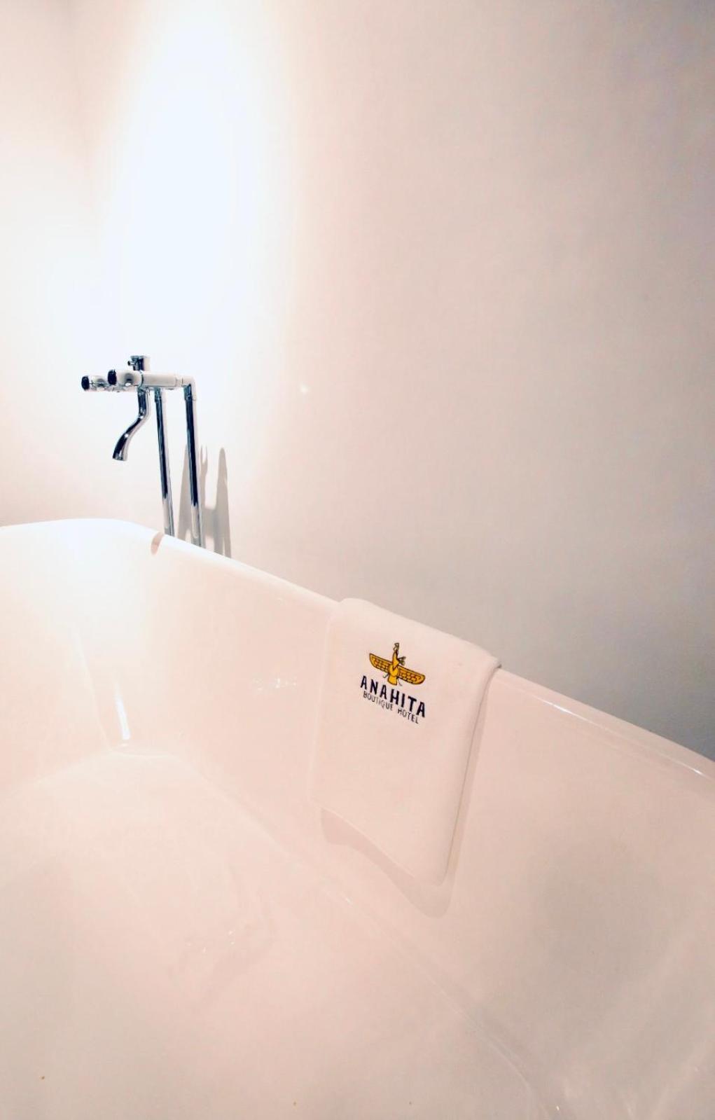 מאלגה Anahita Boutique Hotel מראה חיצוני תמונה